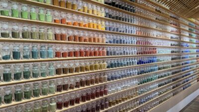 PIGMENT TOKYOでワークショップ　ー　天然岩絵具でカキツバタ（燕子花）を描く