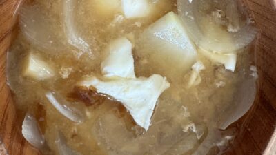 【四毒抜き】出汁のきいたお味噌汁に、鰹節をそのまま残してタンパク質摂取？